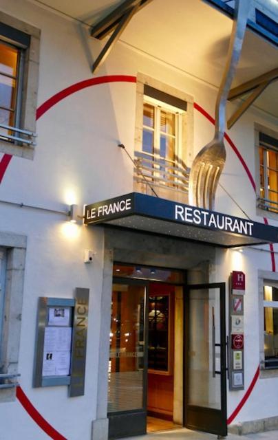 Logis Hotel Le France Villers-le-Lac Eksteriør bilde