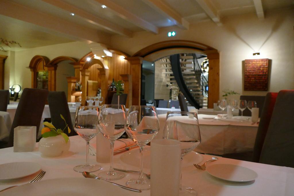 Logis Hotel Le France Villers-le-Lac Eksteriør bilde